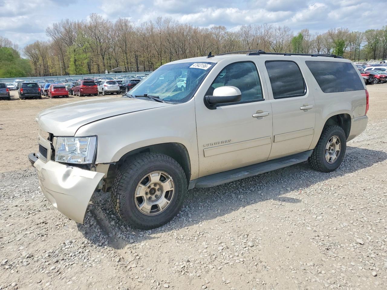 2013 Chevrolet Suburban VIN 1GNSKJE76DR129562 photo 1