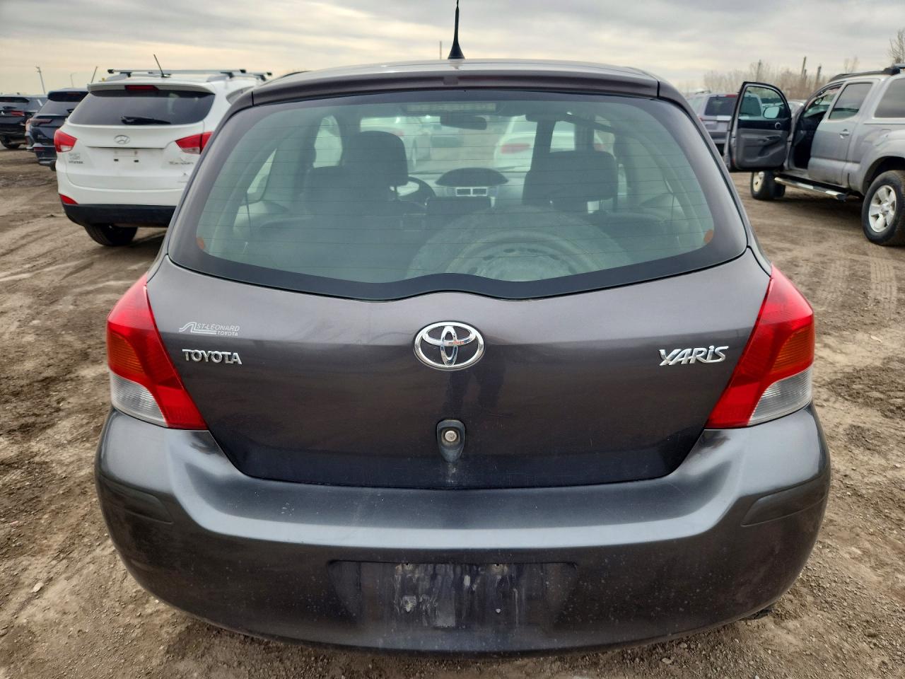 2011 Toyota Yaris VIN JTDJT4K33B5337603 photo 6