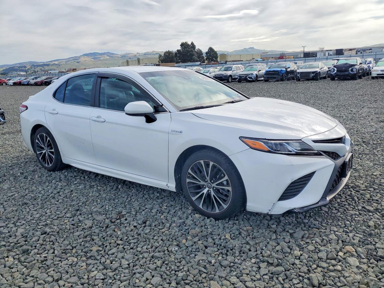 2018 Toyota Camry sola VIN 4T1B21HK3JU003821 photo 4