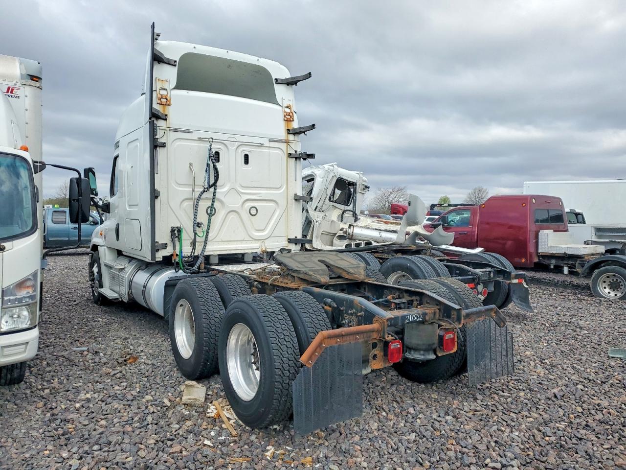 2018 FREIGHTLINER All other VIN 1FUJGLDV8JLKC7089 photo 3