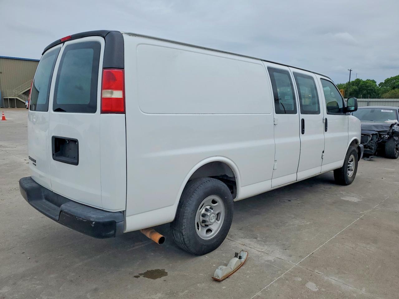 2014 CHEV Express VIN 1GCWGGBA9E1192394 photo 3