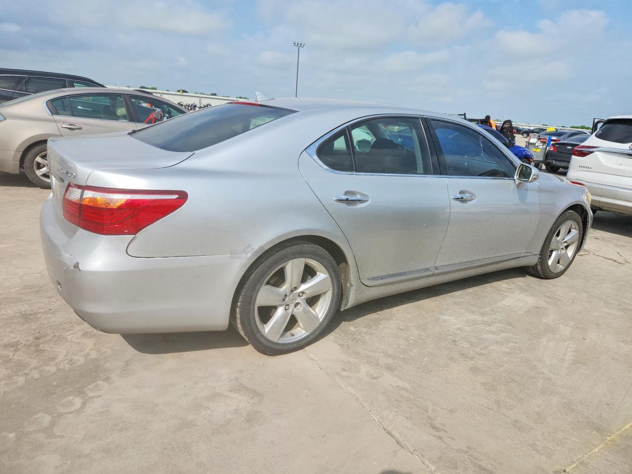 2011 Lexus Ls460 VIN JTHBL5EF0B5107225 photo 3