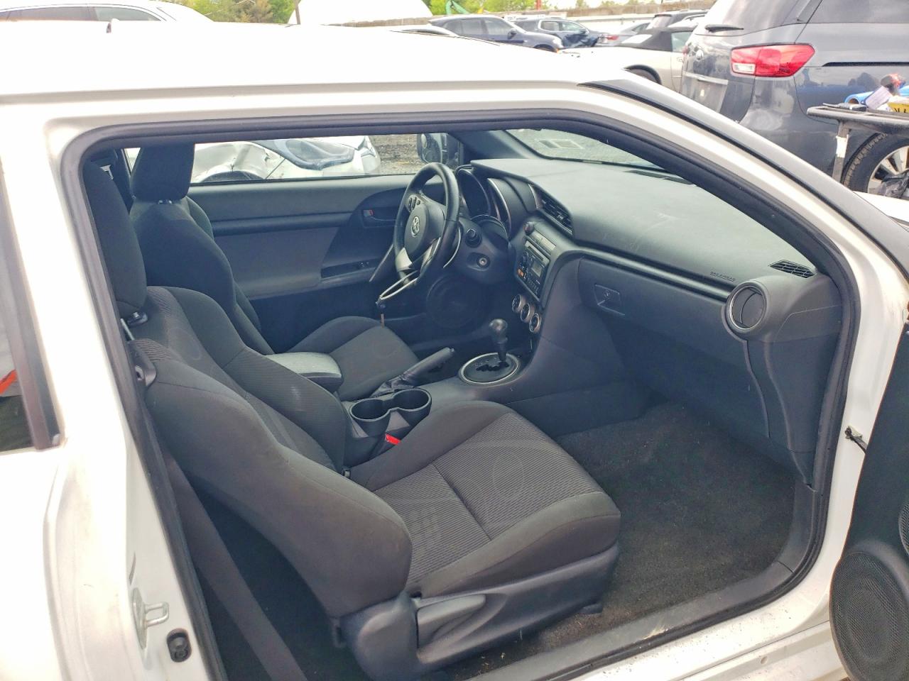 2012 Scion Tc VIN JTKJF5C72C3032016 photo 8