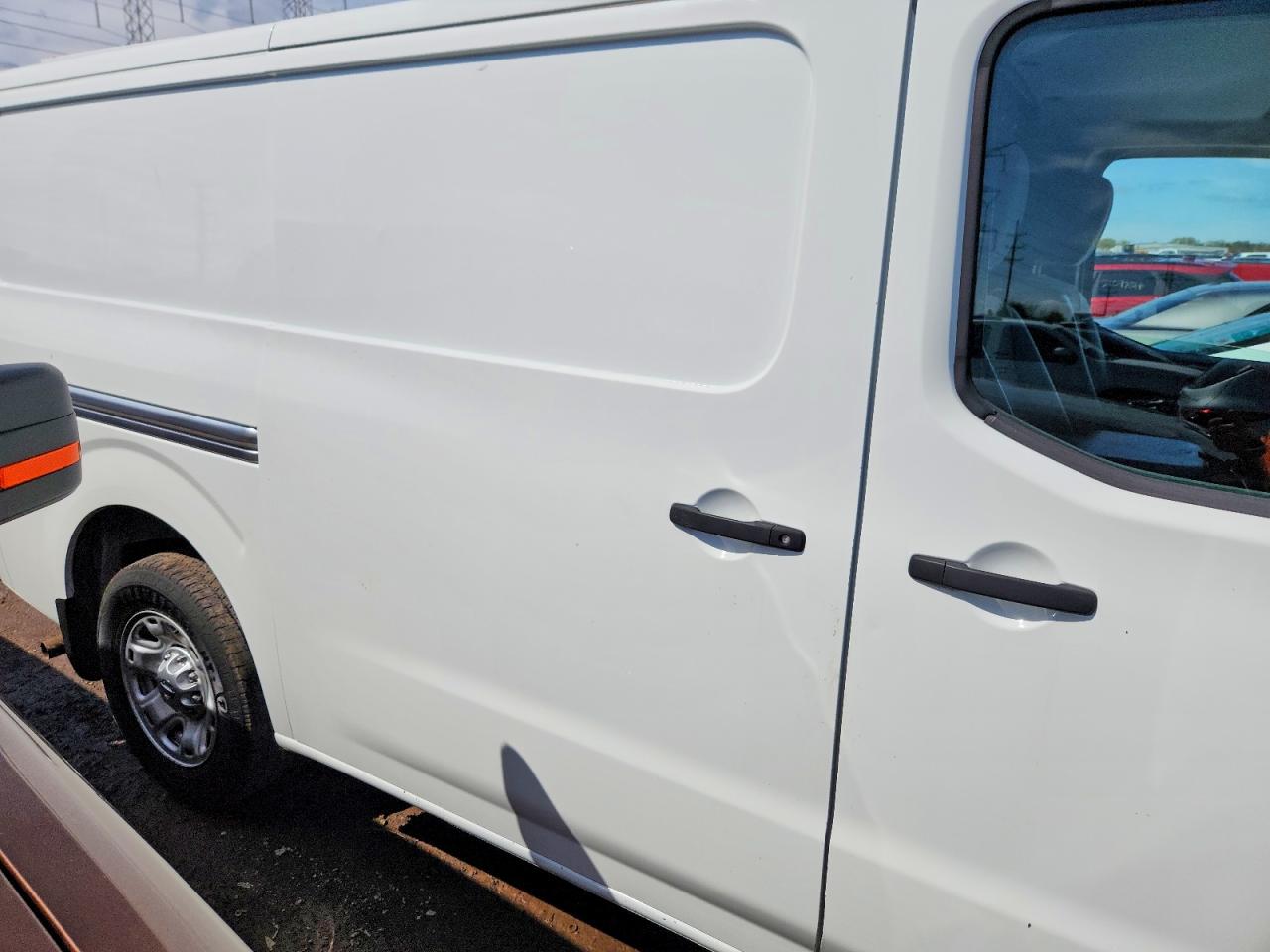 2014 NISSAN Nv VIN 1N6BF0KXXEN111261 photo 11