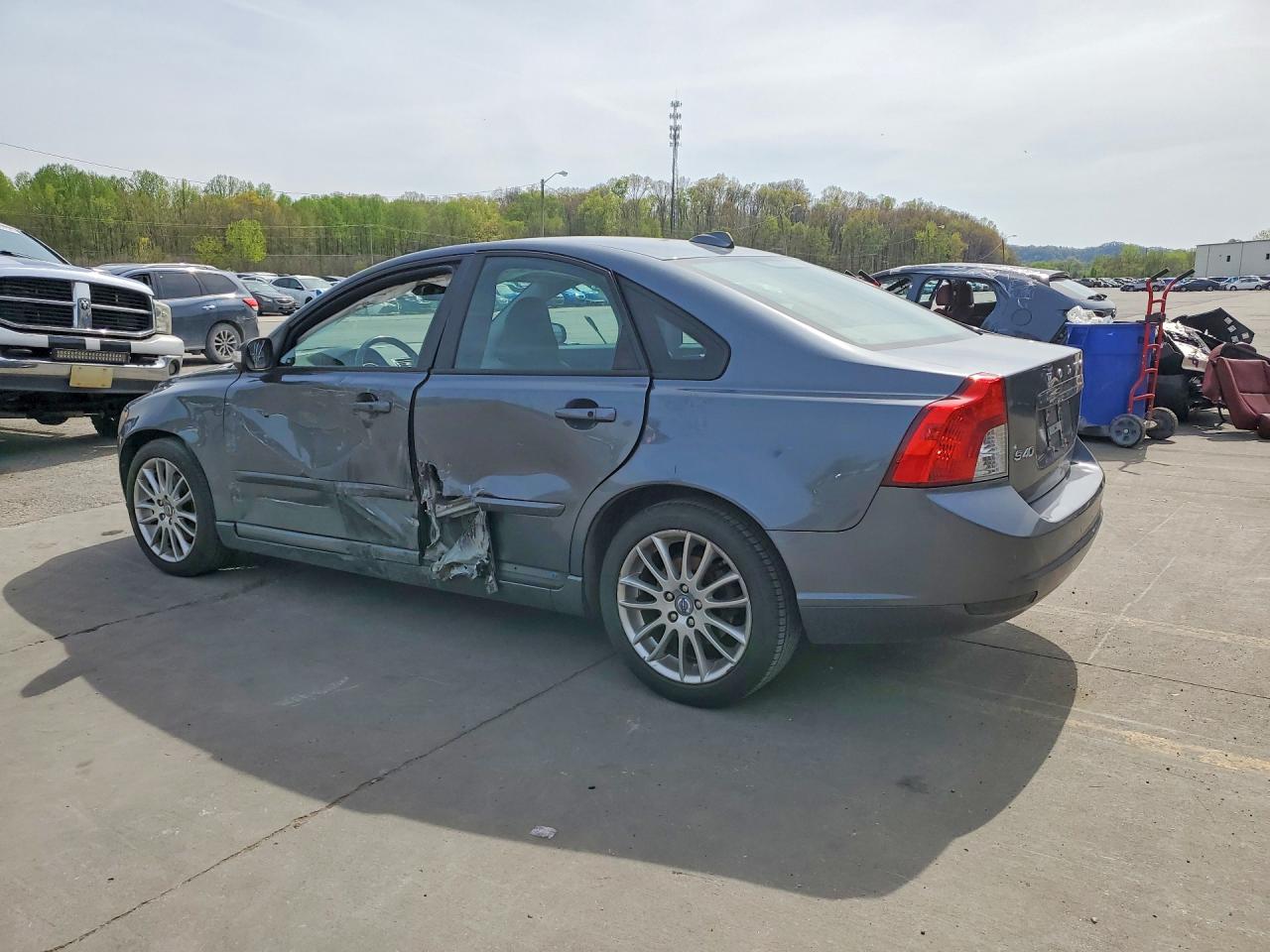 2010 Volvo S40 VIN YV1390MS6A2486313 photo 2