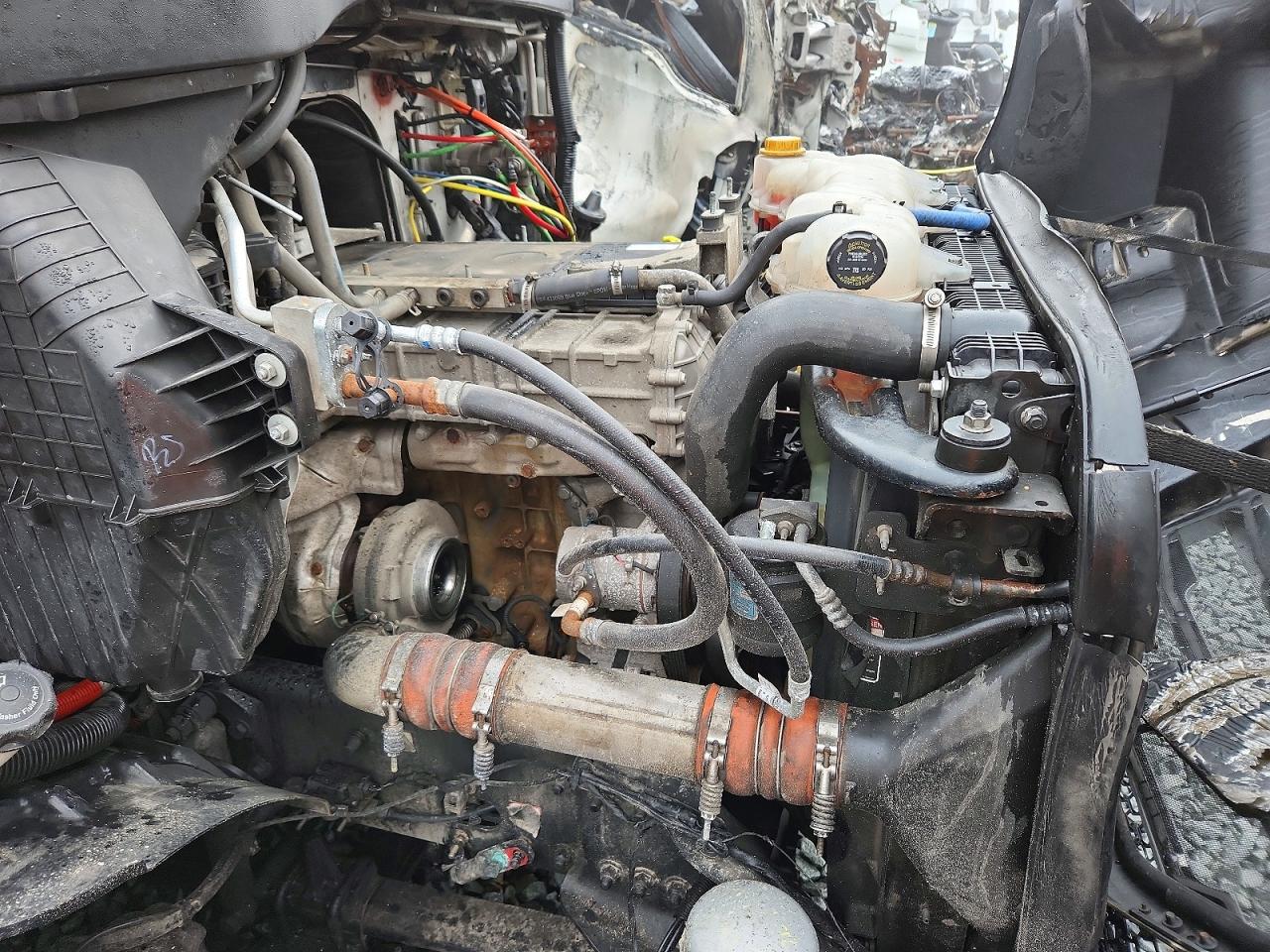 2020 FREIGHTLINER All other VIN 3AKJHPDV1LSLG9019 photo 7