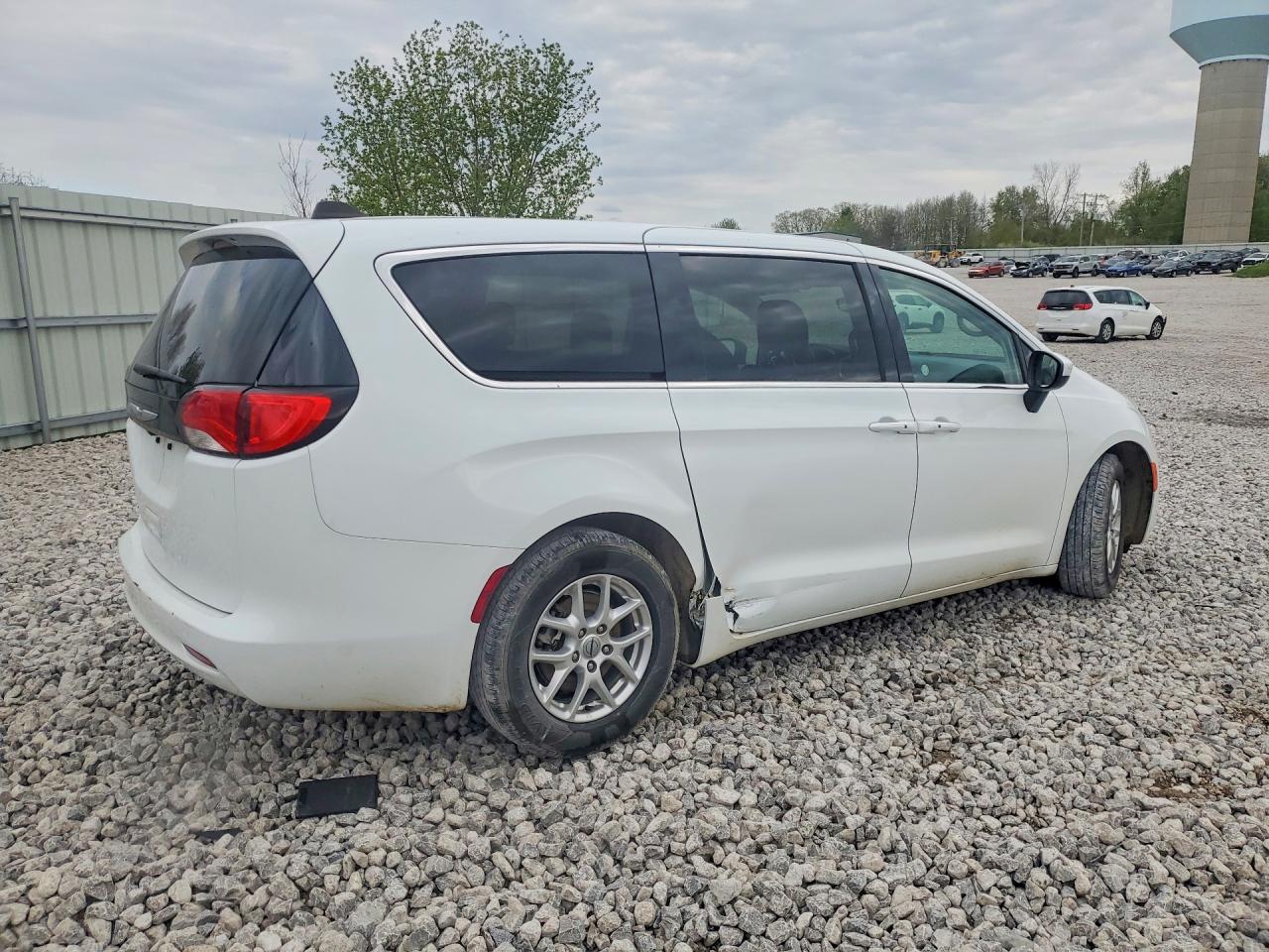 2023 Chrysler Minivan VIN 2C4RC1CG0PR524696 photo 3