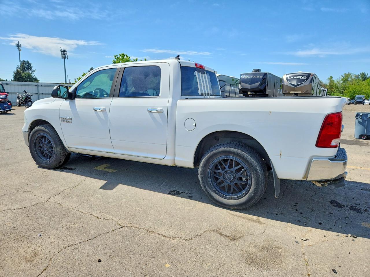 2016 Ram 1500 VIN 1C6RR7LM6GS304296 photo 2