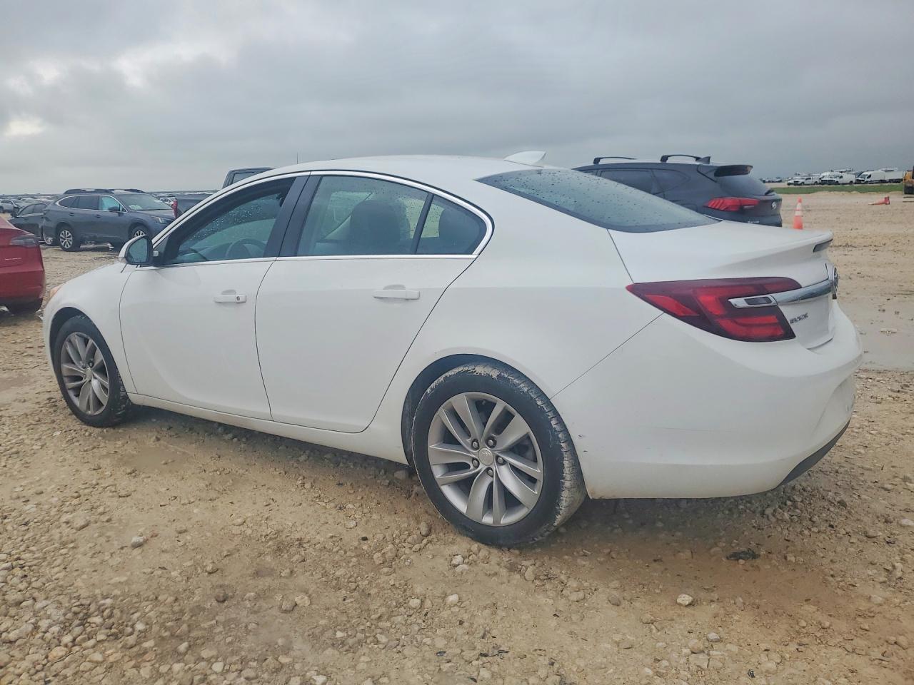 2015 Buick Regal VIN 2G4GV5EK5F9168055 photo 2