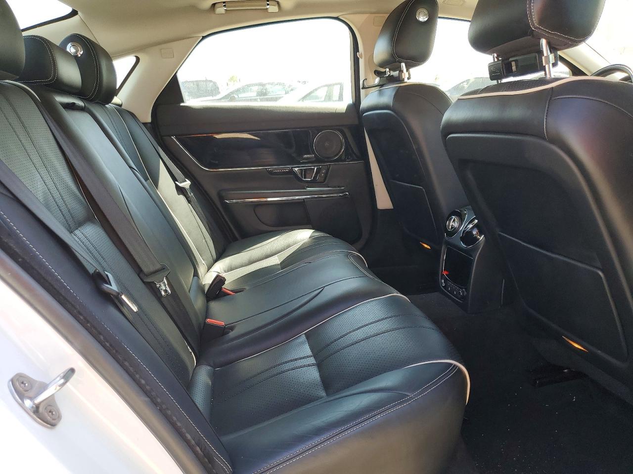 2019 Jaguar Xj VIN SAJWA1C73K8W21518 photo 10