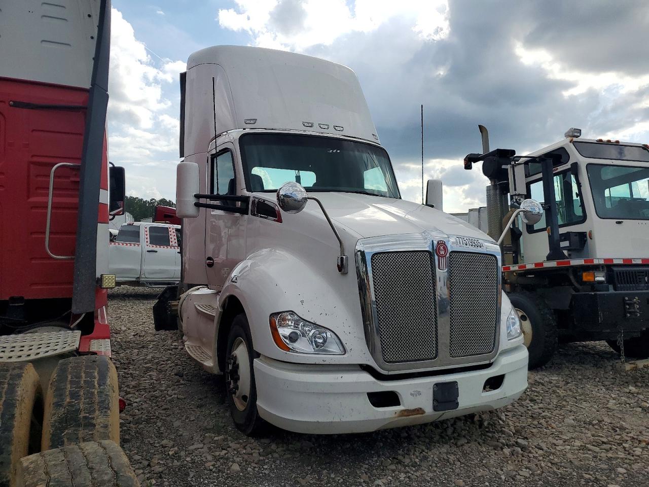 2014 KENWORTH All other VIN 1XKYA48X2EJ402424 photo 1