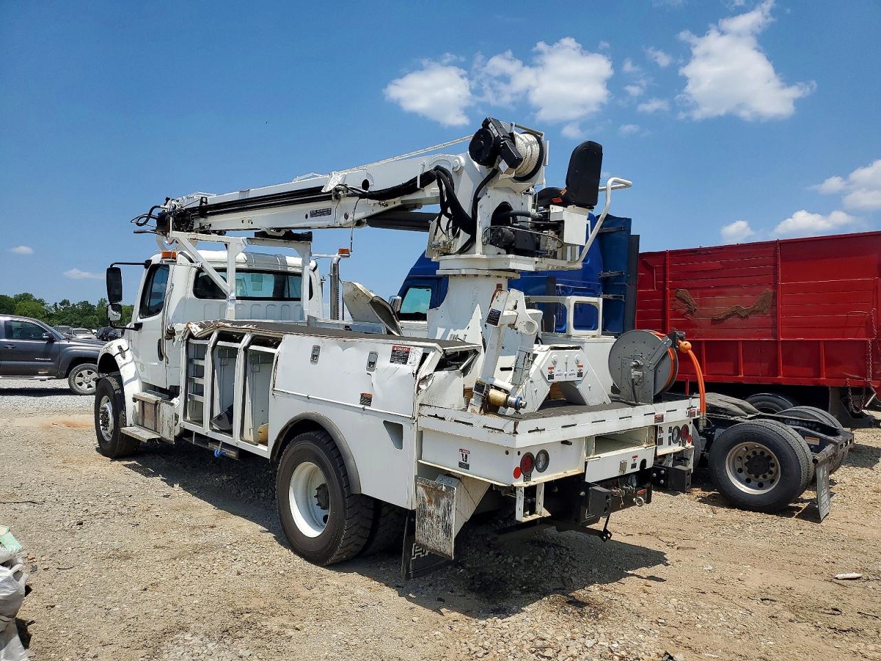2025 FREIGHTLINER All other VIN 3ALDCXFC6SDVZ3946 photo 3