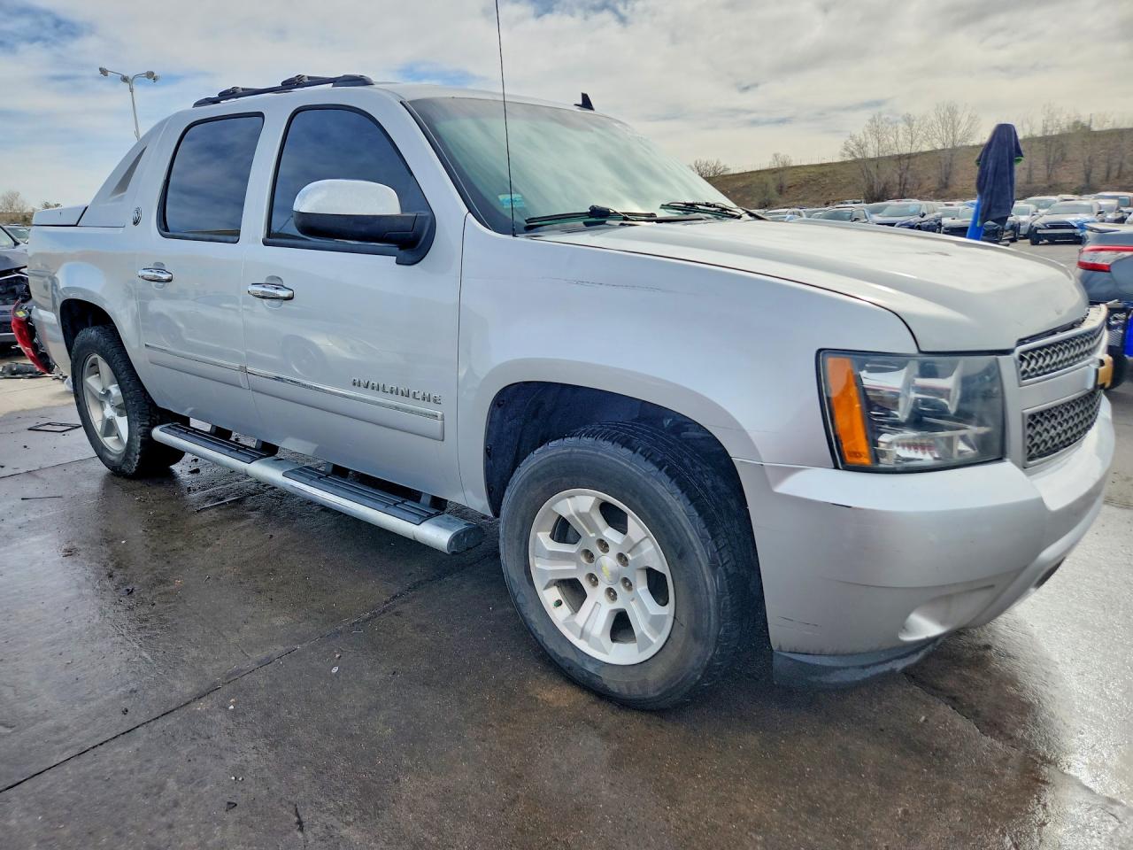 2013 Chevrolet Avalanche VIN 3GNMCGE08DG236835 photo 4