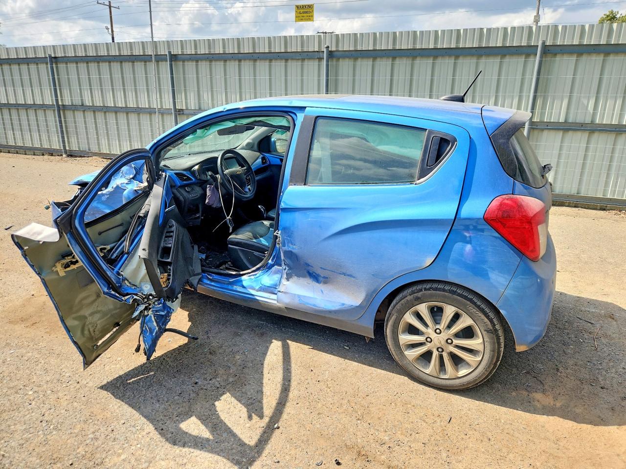 2018 Chevrolet Spark VIN KL8CF6SA4JC428487 photo 2