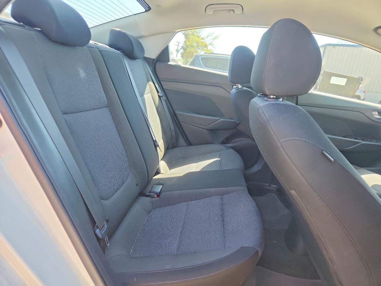 2018 Hyundai Accent VIN 3KPC24A39JE028427 photo 10