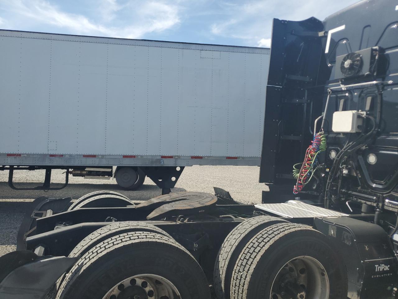 2021 FREIGHTLINER All other VIN 3AKJHHDR5MSMY1935 photo 6