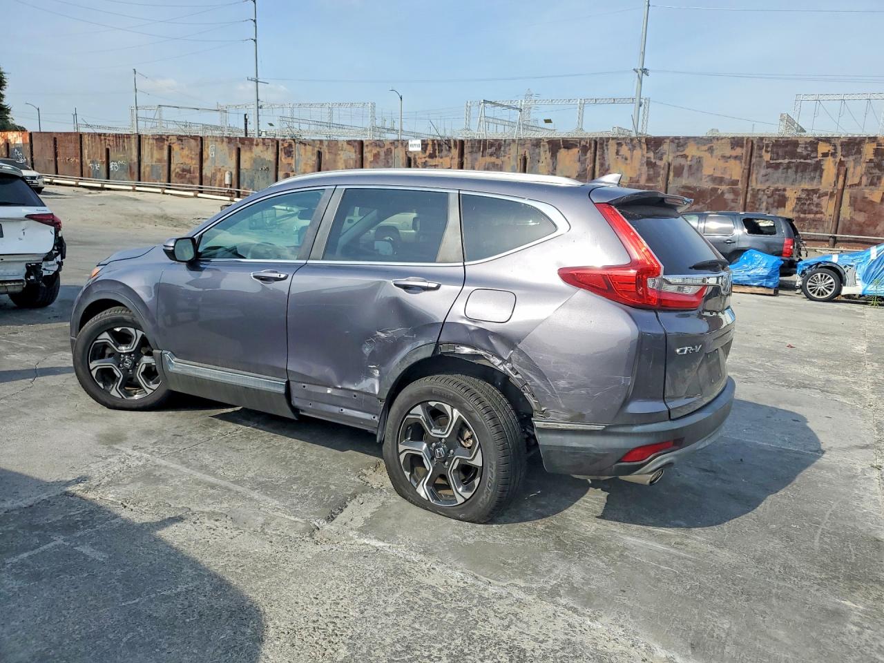 2017 Honda Crv VIN 7FARW1H96HE022018 photo 2