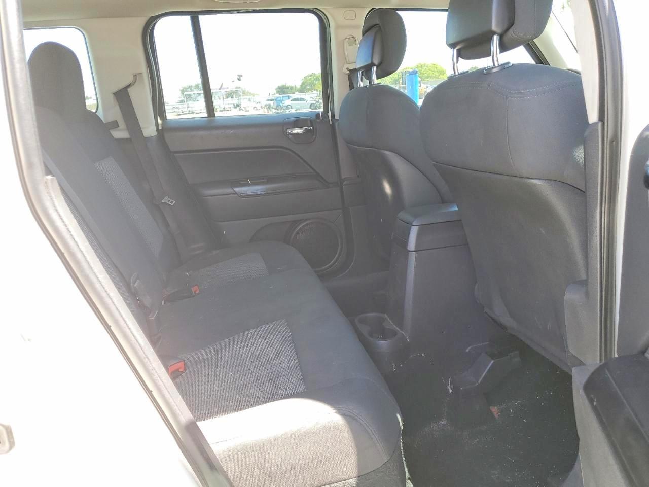 2010 Jeep Patriot VIN 1J4NT2GB3AD617655 photo 11