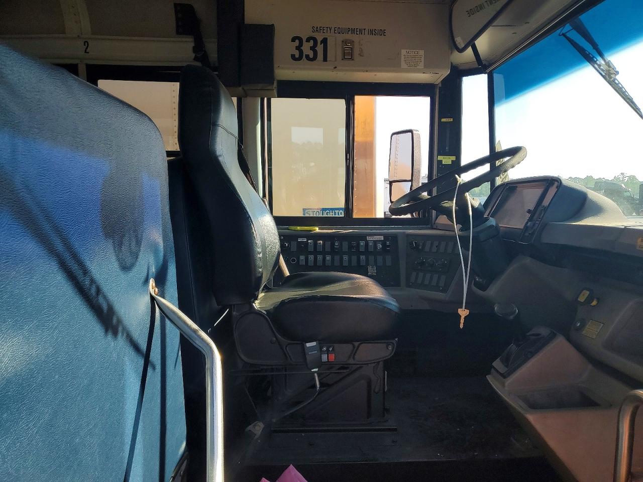 2005 FREIGHTLINER All other VIN 4UZAAXCS55CN16556 photo 5