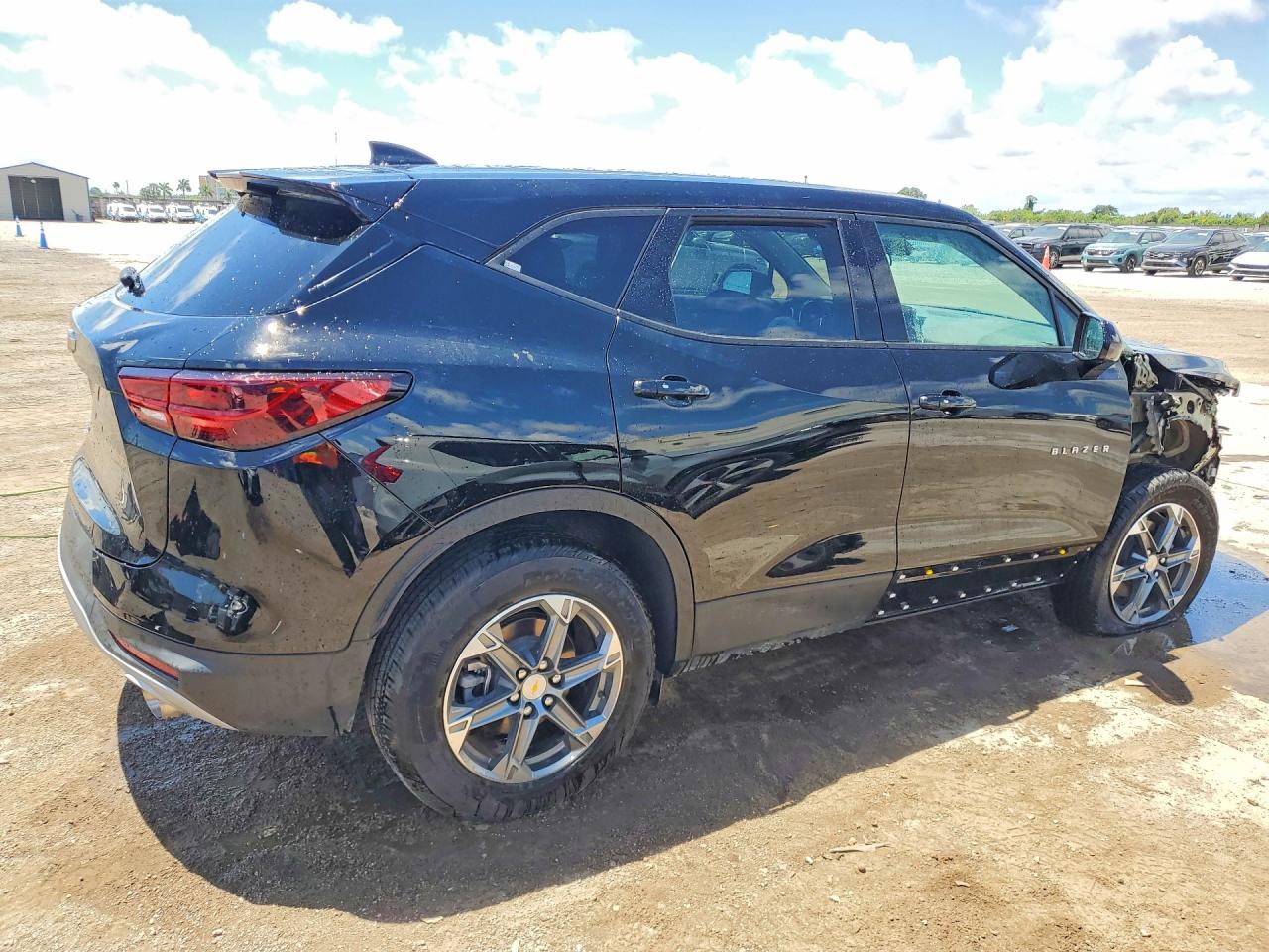 2026 Chevrolet Blazer VIN 3GNKBCR4XTS140068 photo 3