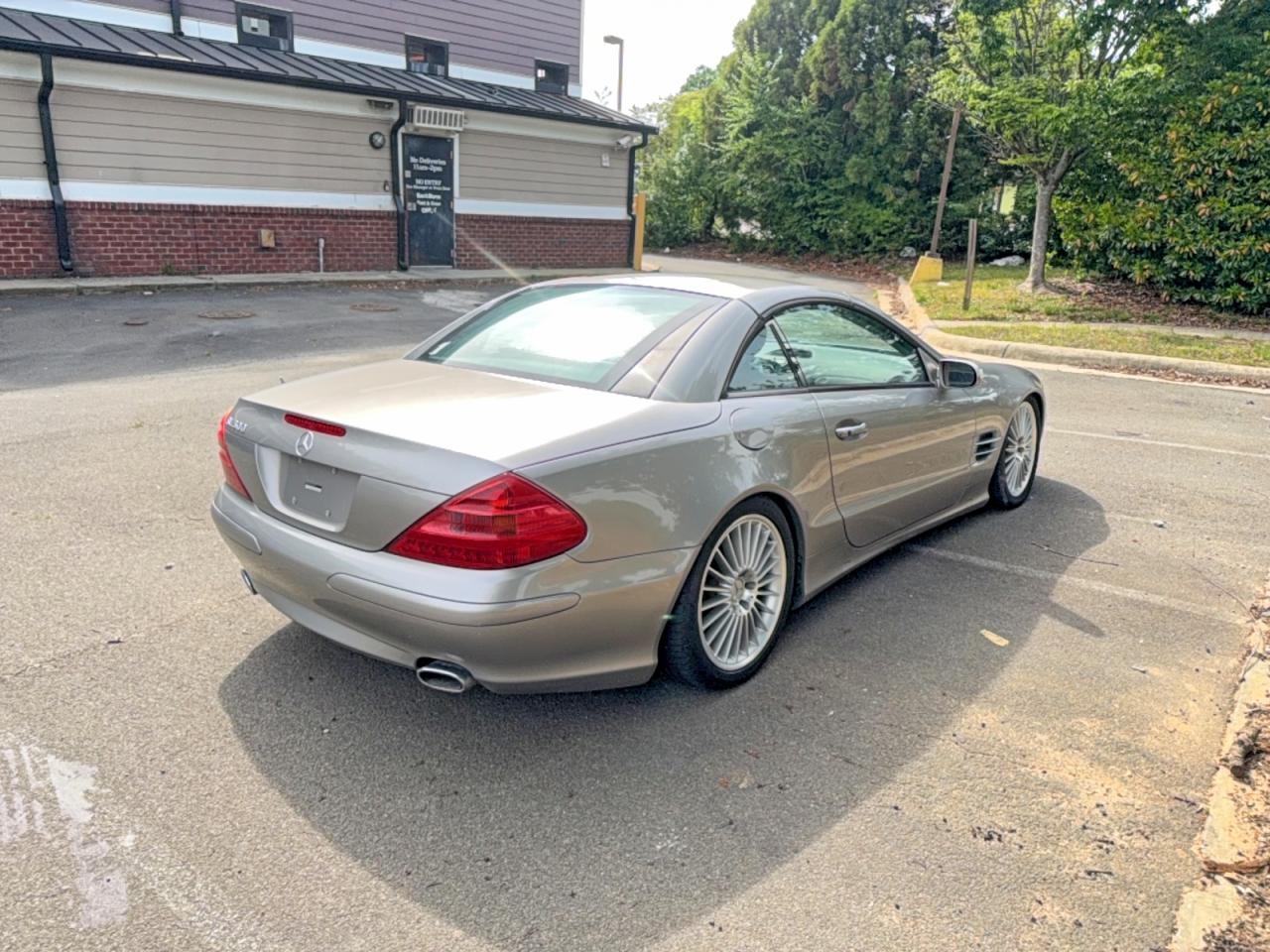 2005 Mercedes-Benz Sl-class VIN WDBSK75F45F096095 photo 4