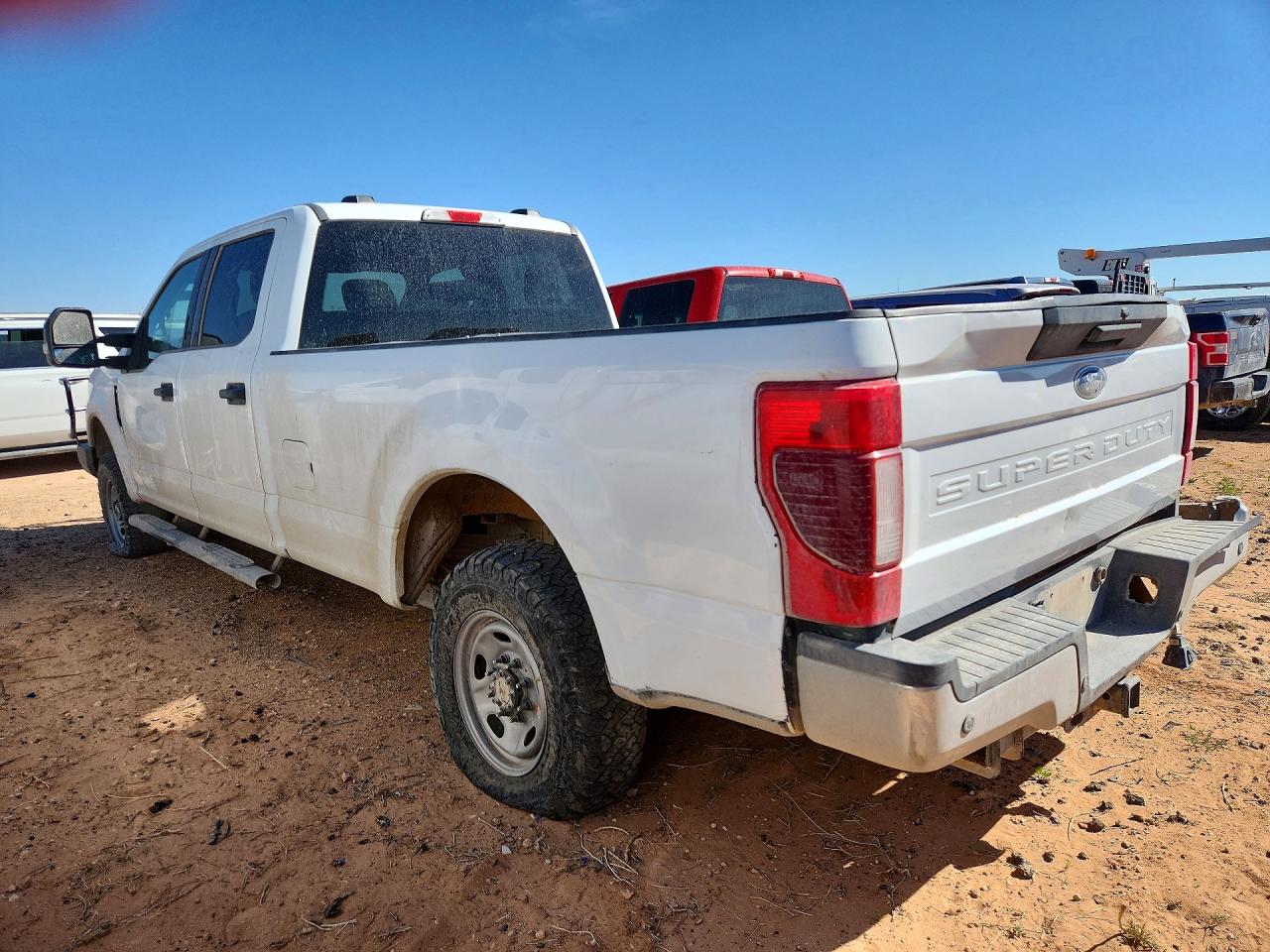 2022 Ford F250 VIN 1FT7W2B62NED77367 photo 2
