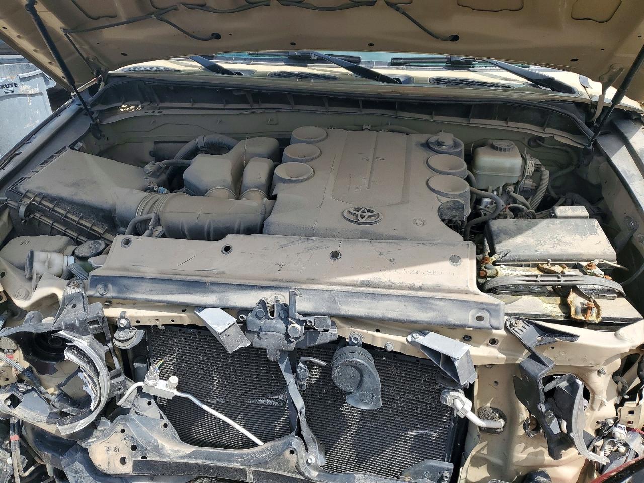 2014 Toyota Fj cruiser VIN JTEBU4BF3EK182807 photo 12