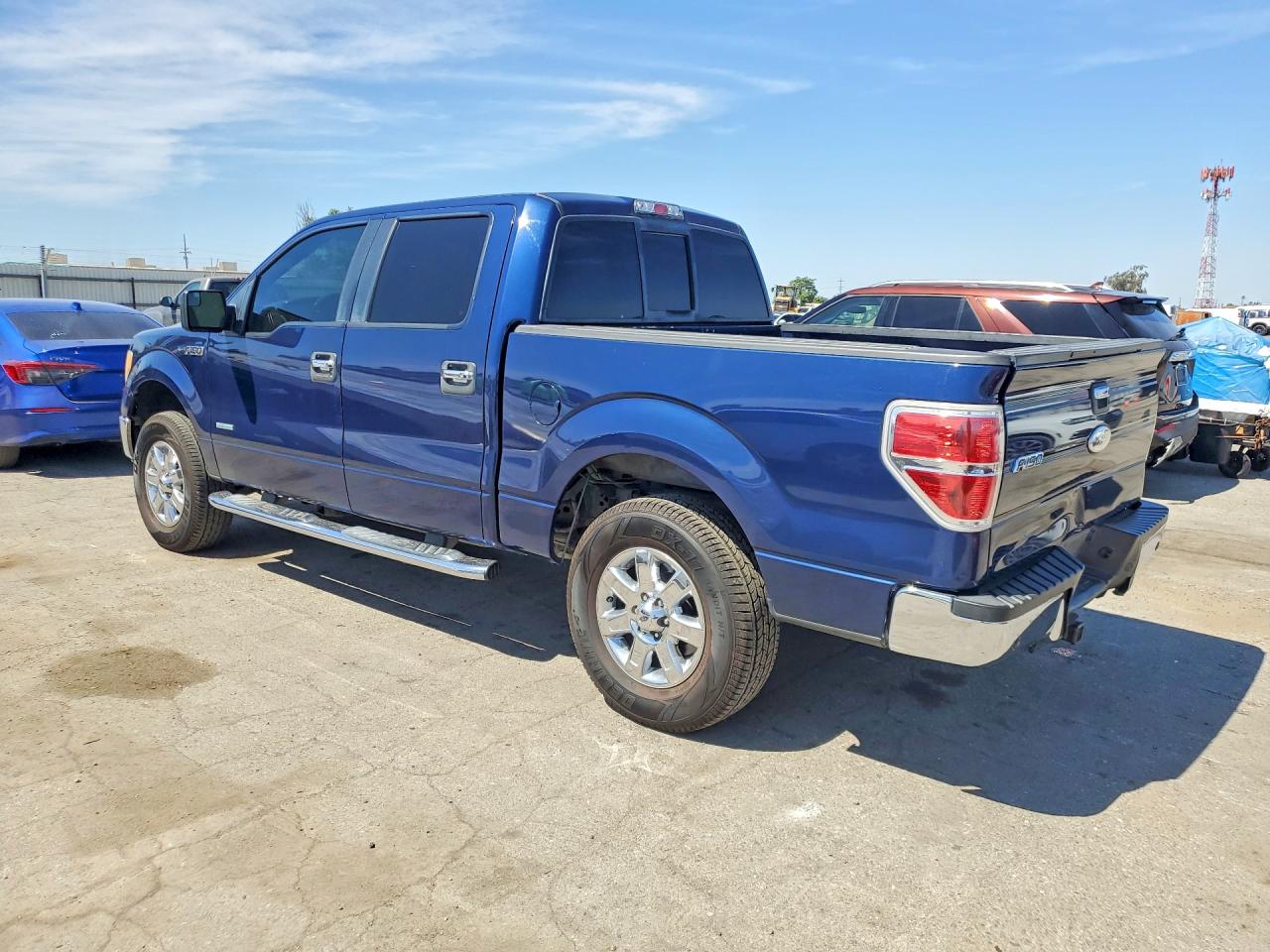 2011 Ford F150 VIN 1FTFW1CT1BFB61946 photo 2