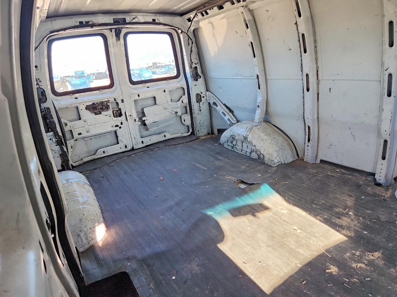 2007 CHEV Express VIN 1GCGG25V171108805 photo 10