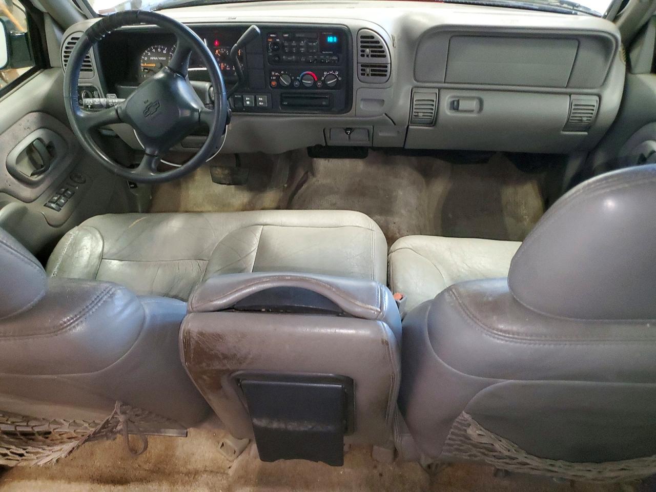 1999 Chevrolet Tahoe VIN 1GNEK13R6XJ355699 photo 8