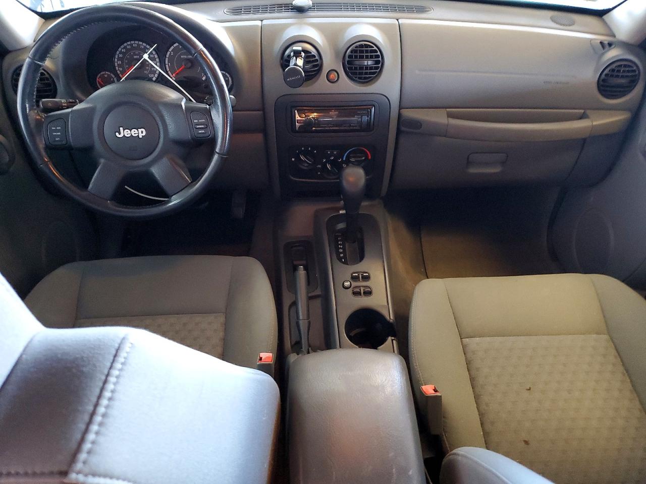 2005 Jeep Liberty VIN 1J4GK48K75W651842 photo 8