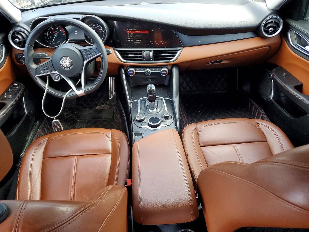 2018 ALFA Giulia VIN ZARFAEDN7J7576337 photo 8