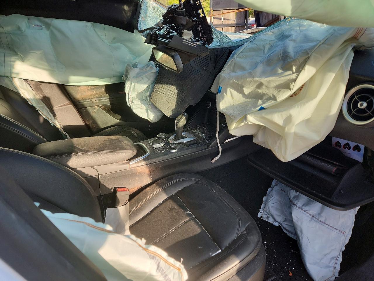 2022 Alfa Stelvio VIN ZASPAJAN2N7D47752 photo 8