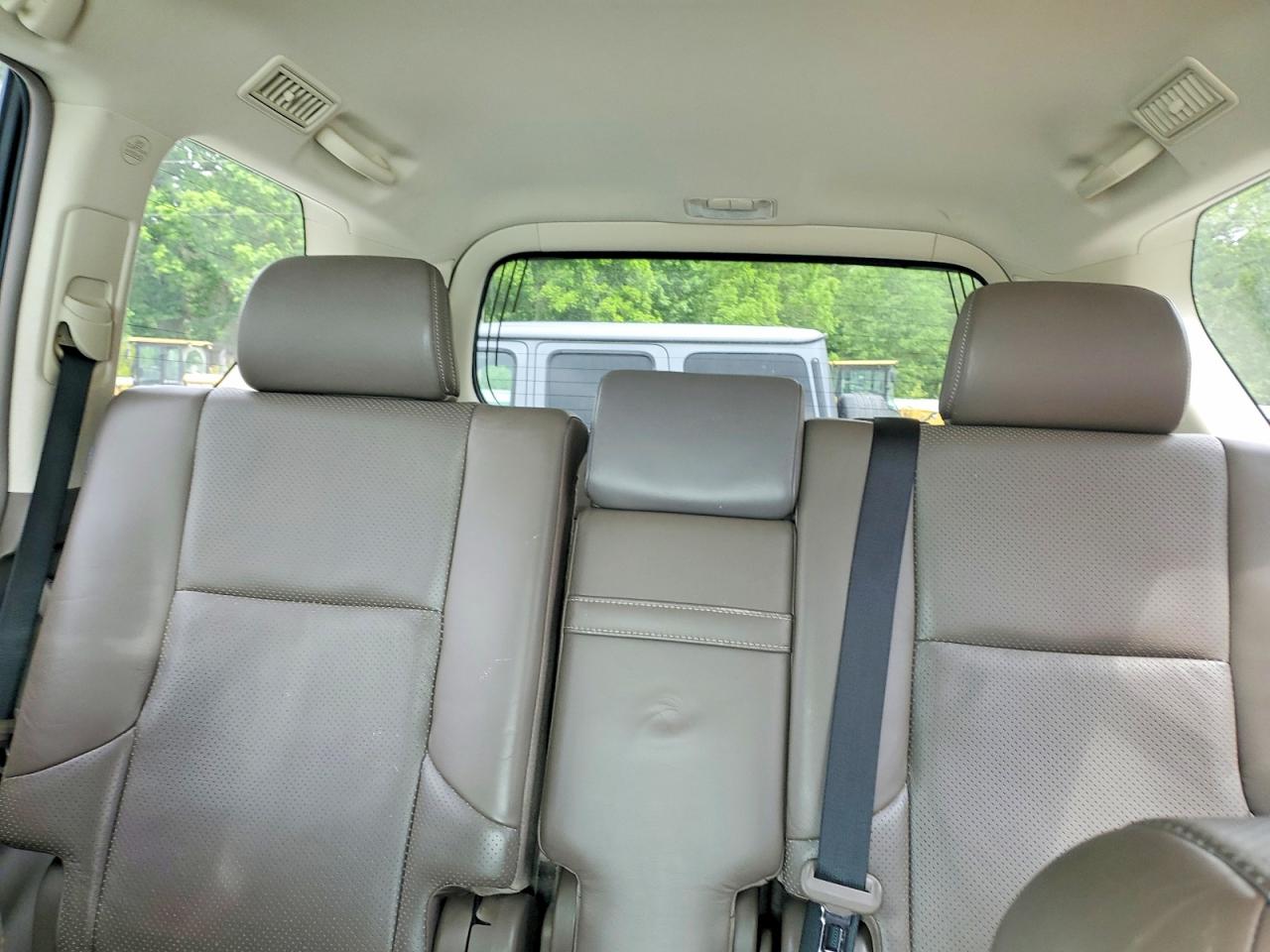 2011 Lexus Gx VIN JTJBM7FX7B5032957 photo 10