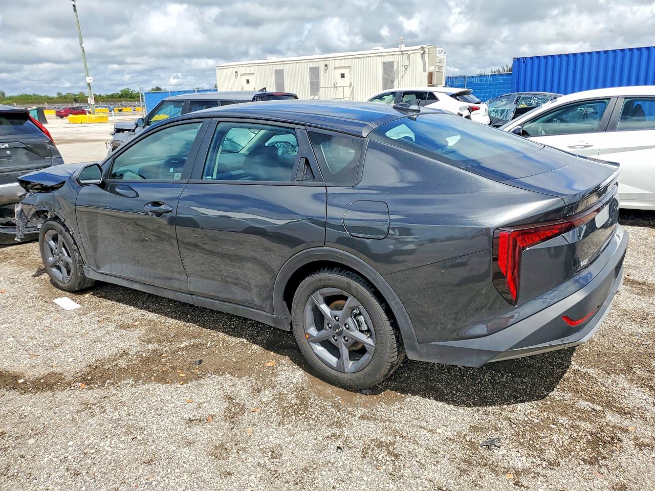 2026 Kia All other VIN 3KPFT4DE9TE251318 photo 2