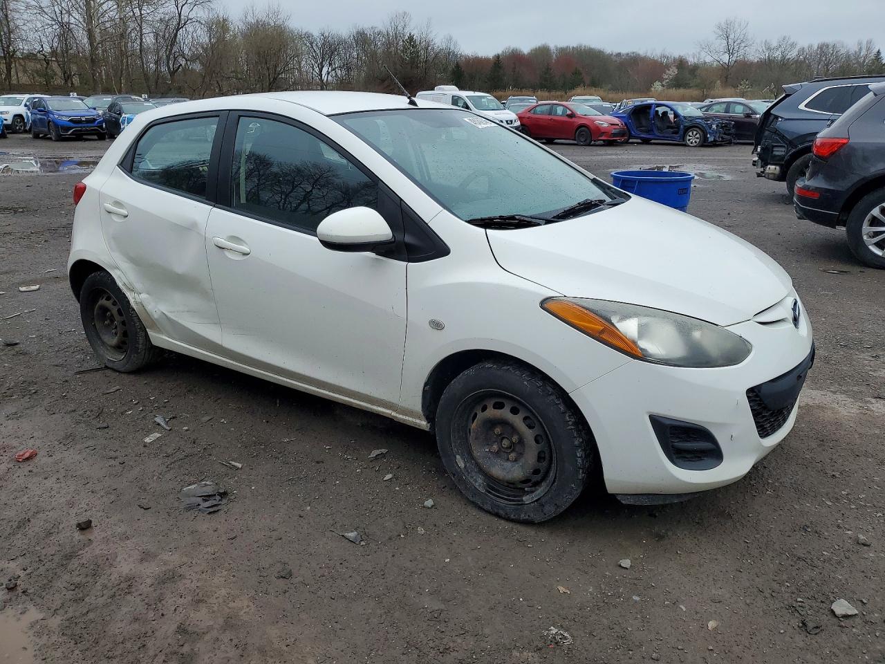 2014 Mazda 2 VIN JM1DE1KY0E0187775 photo 4