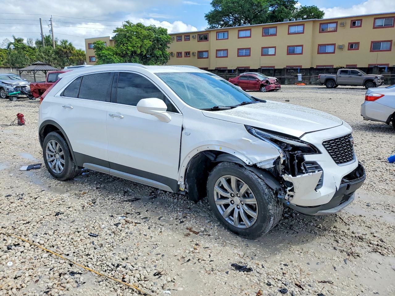 2020 Cadillac Xt4 VIN 1GYFZCR47LF076253 photo 4