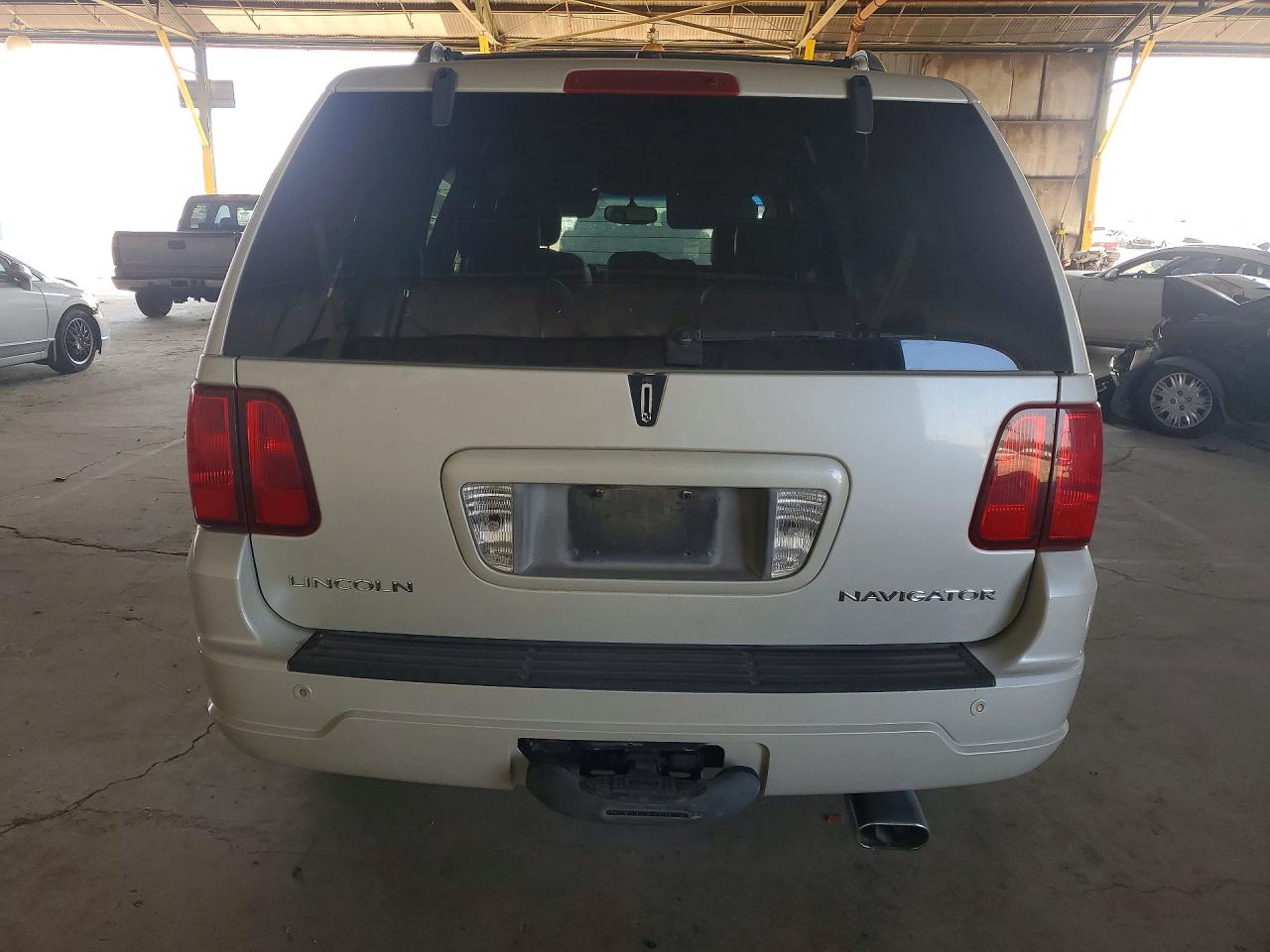 2005 LINCOLN Navigator VIN 5LMFU28505LJ04884 photo 6