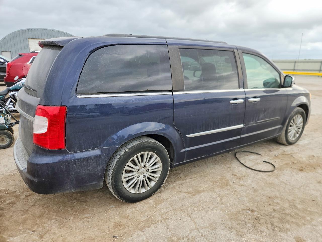 2014 Chrysler Minivan VIN 2C4RC1CG4ER228674 photo 3