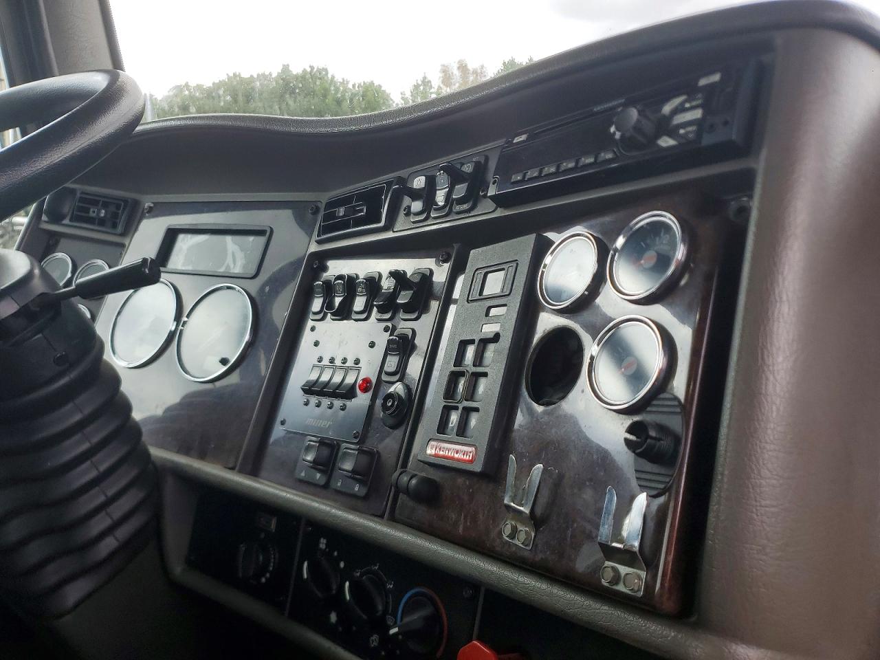 2015 KENWORTH All other VIN 2NKHHM6X4FM427117 photo 9