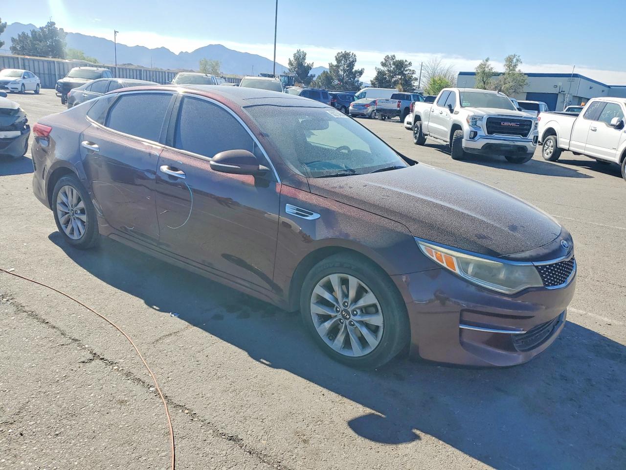2017 Kia Optima VIN 5XXGU4L30HG157537 photo 4
