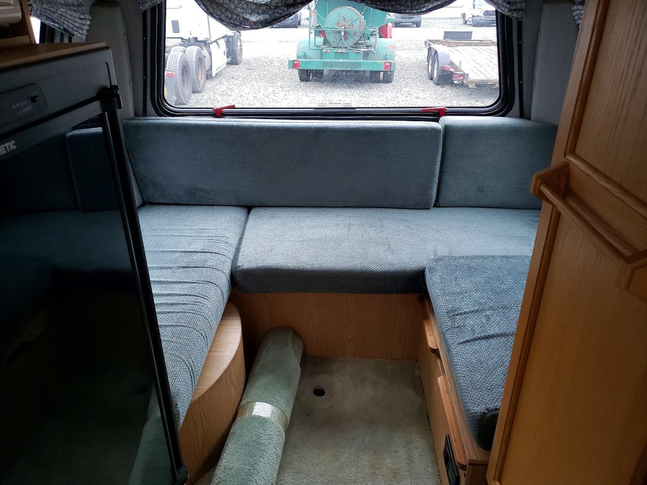 2001 CHEV Express VIN 1GBHG31J7Y1215831 photo 6