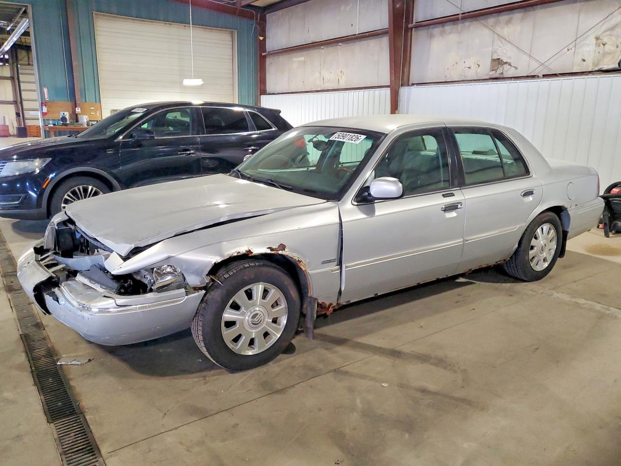 2003 Mercury Grmarquis VIN 2MEHM75W03X643594 photo 1