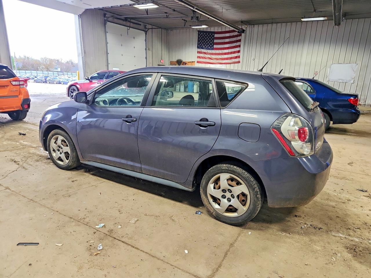 2009 PONT Vibe VIN 5Y2SP67899Z461998 photo 2
