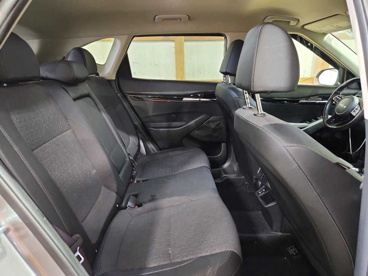 2024 Kia Seltos VIN KNDEUCAA5R7610368 photo 11