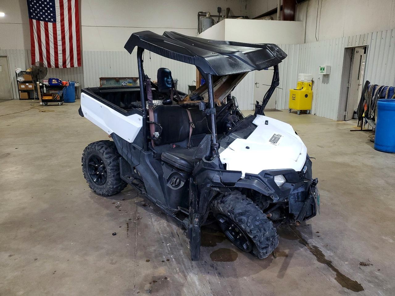 2016 Honda Sidebyside VIN 1HFVE04A2G4005588 photo 1