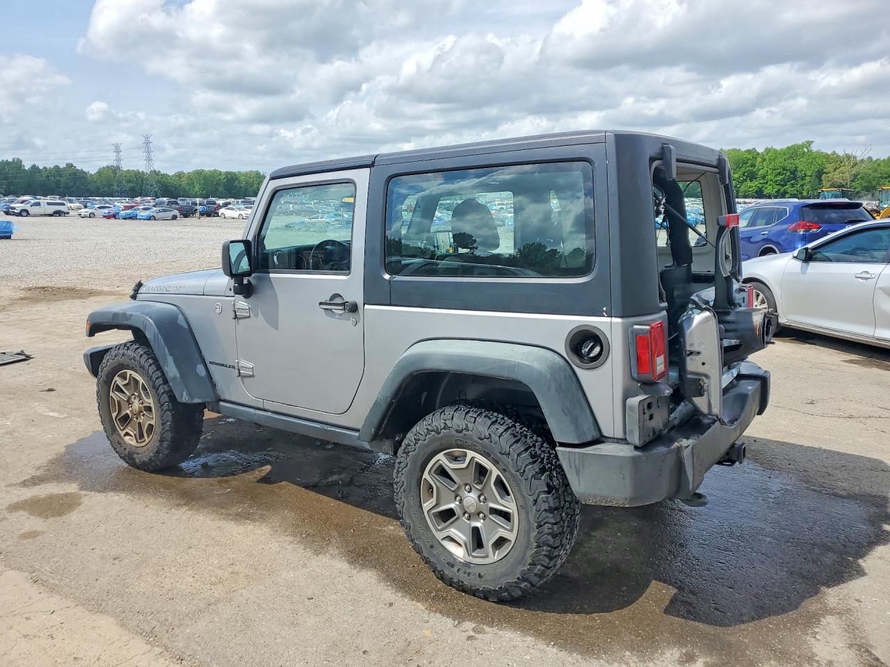 2013 Jeep All models VIN 1C4BJWCGXDL602166 photo 2