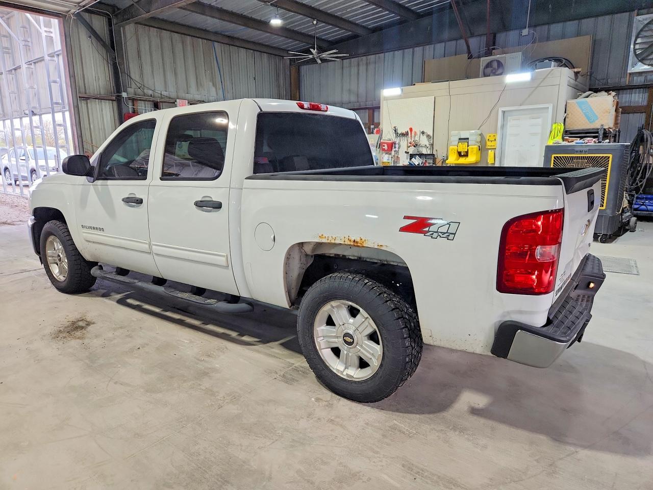 2013 CHEV Silverado VIN 3GCPKSE74DG191904 photo 2