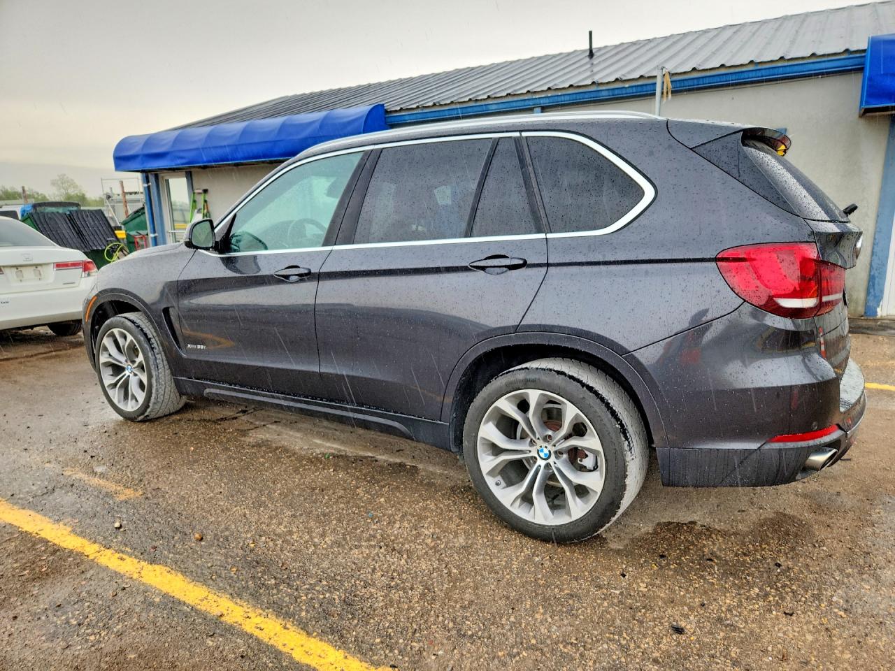 2015 BMW X5 VIN 5UXKR0C59F0K61267 photo 2
