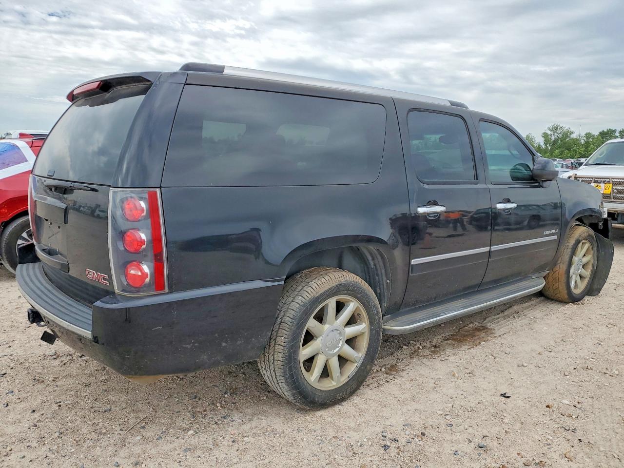 2011 GMC Yukon VIN 1GKS2MEF7BR361347 photo 3